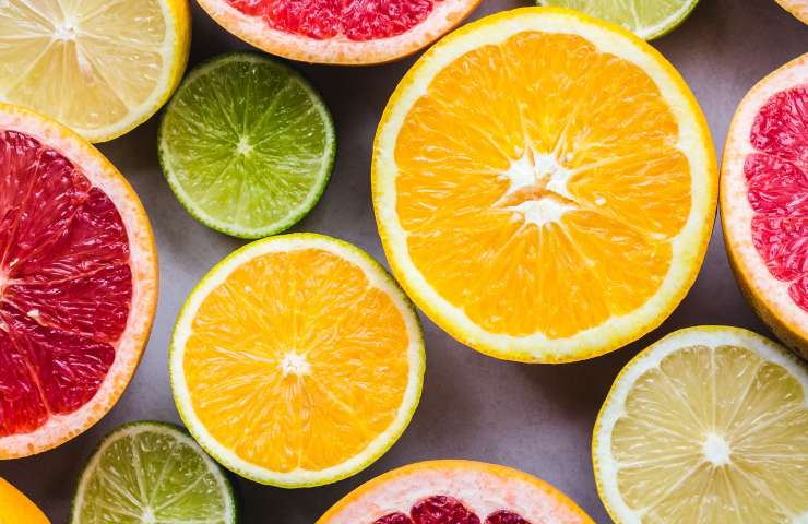 Agrumi contenenti la vitamina C