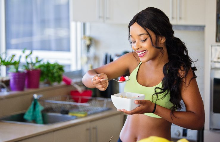 È molto importante mangiare sempre alla stessa ora, scopriamo il perché