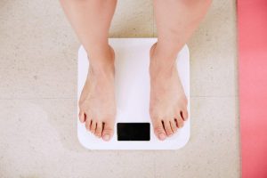 È possibile iniziare a perdere peso anche senza seguire una dieta specifica